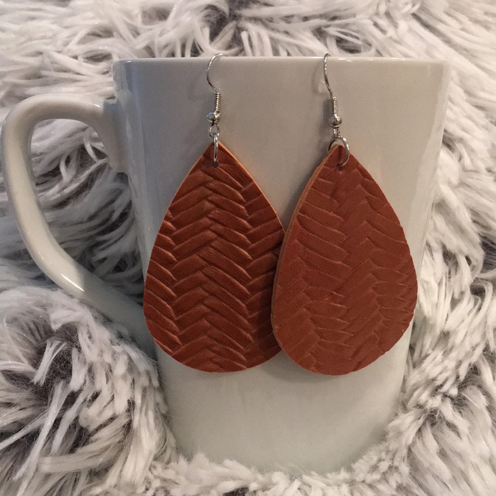 3/$20 Tan faux leather earrings - Picture 2 of 3